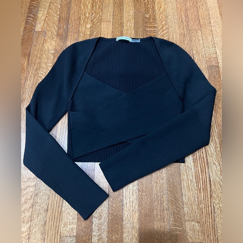 Alicia + Olivia Black Ribbed Long Sleeve Criss Cross Crop Top - Size Large